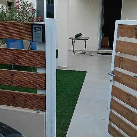 Universe House Dromolaxia Room photo