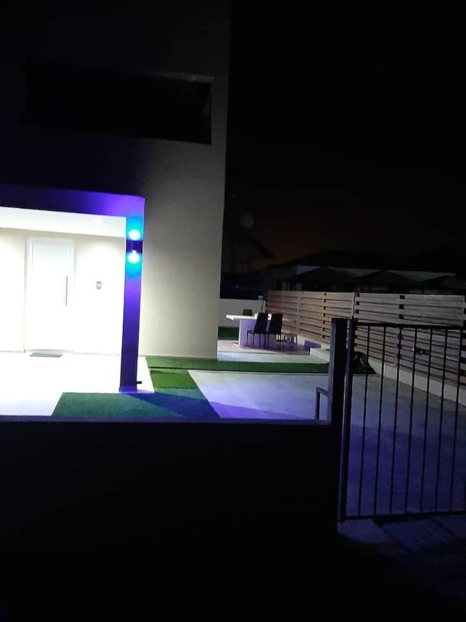 Universe House Dromolaxia Exterior photo